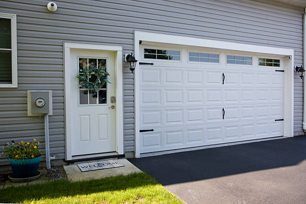 24/7 Emergency Garage Door Panel Replacement experts in DeCordova, TX